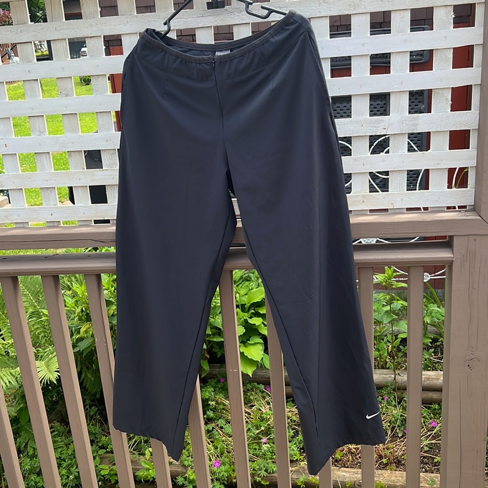 NIKE Dri-Fit Casual Stretchy Pants with White Swoosh  Size M